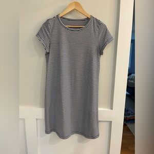 Vineyard Vines casual striped dress